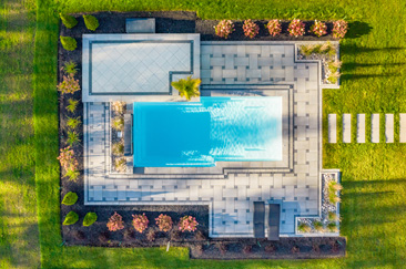 piscine creusé monocoque en fibre de verre