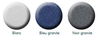Couleurs des marches de piscine creusée: blanc, bleu granite et noir granite